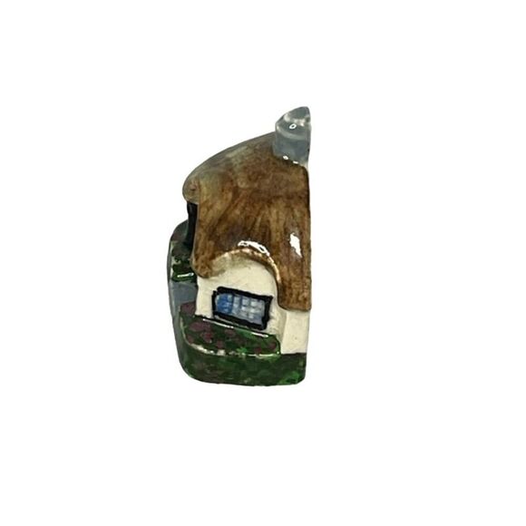 Devonmoor Umbrella Cottage Lyme Regis China Cottage - Picture 2 of 5